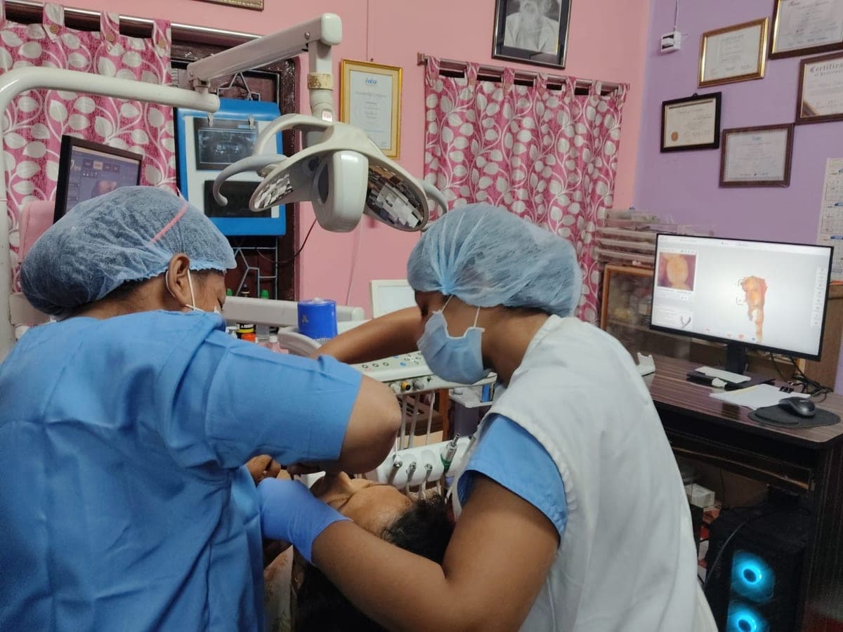 Dr. Chakraborty's Dental Clinic — Photo 2