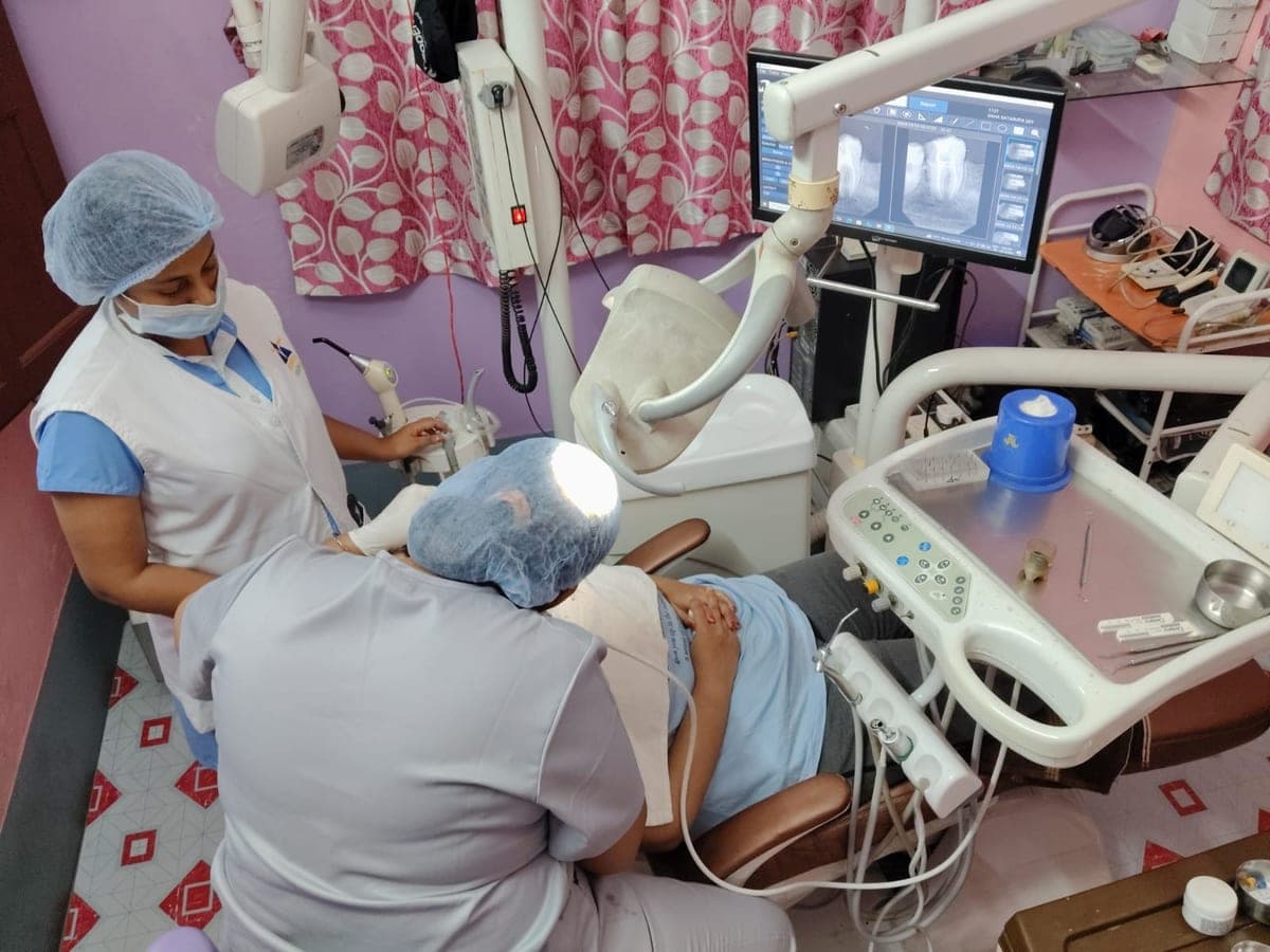 Dr. Chakraborty's Dental Clinic — Photo 3